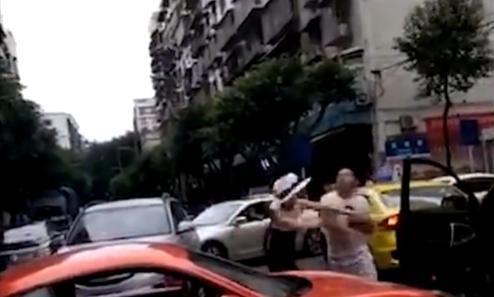 鼎格暖通：重慶保時捷女車主被奇瑞車主回打，雙方已迅速和解？
